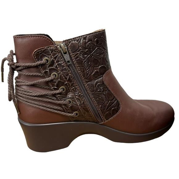 Alegria Stevee Cute Stuff Cocoa Leather Bootie Eur 38 US 8/8.5 Embossed Floral - Picture 6 of 11